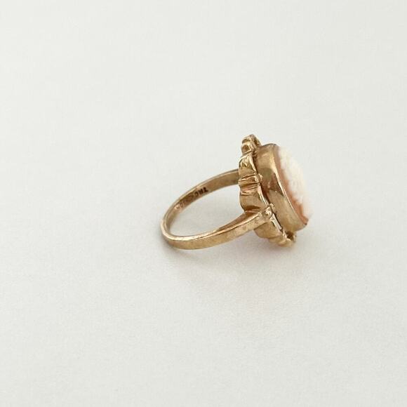 Vintage 10K Yellow Gold Genuine Cameo Shell Hand Carved Ladies Band Ring Size 5 - Picture 5 of 16
